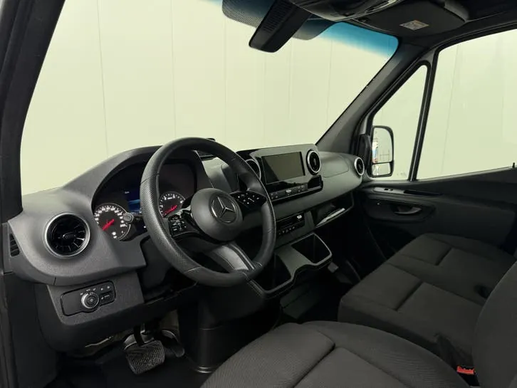 Mercedes-Benz Sprinter 2024 photo 3