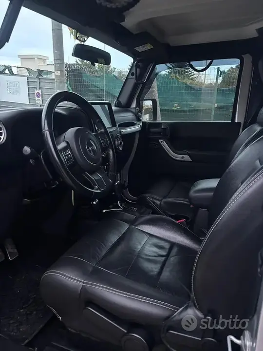 Jeep Wrangler 2011 photo 5