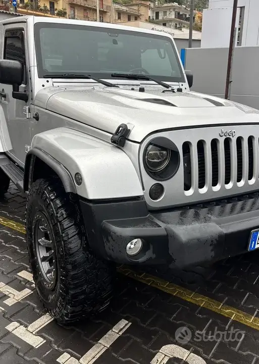 Jeep Wrangler 2011 photo 3