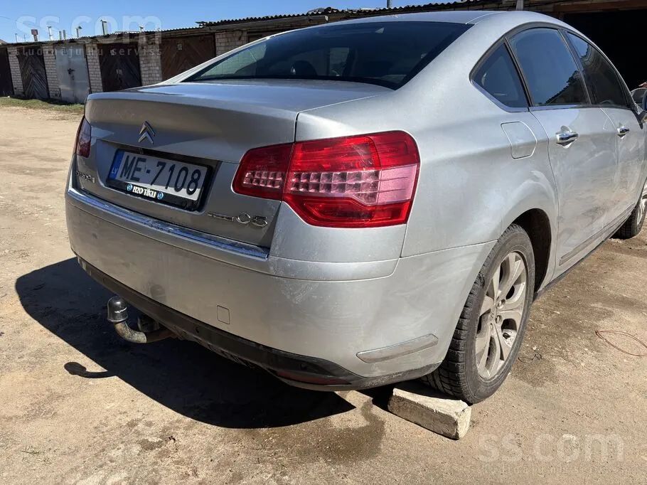 Citroen C5 2010 photo 2