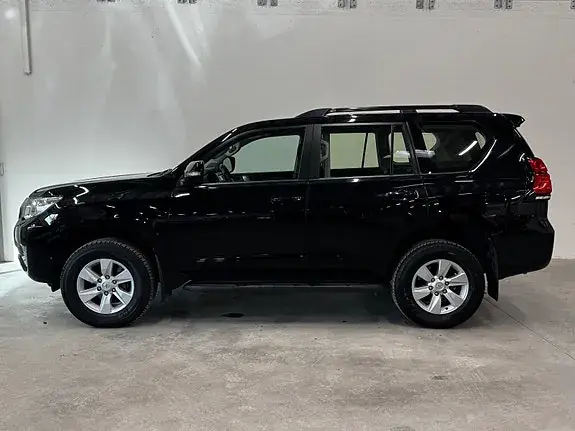 Toyota Land Cruiser 2020 photo 3