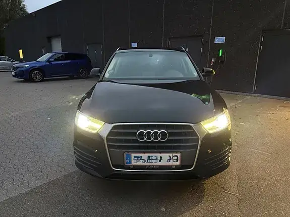 Audi Q3 2017 photo 2