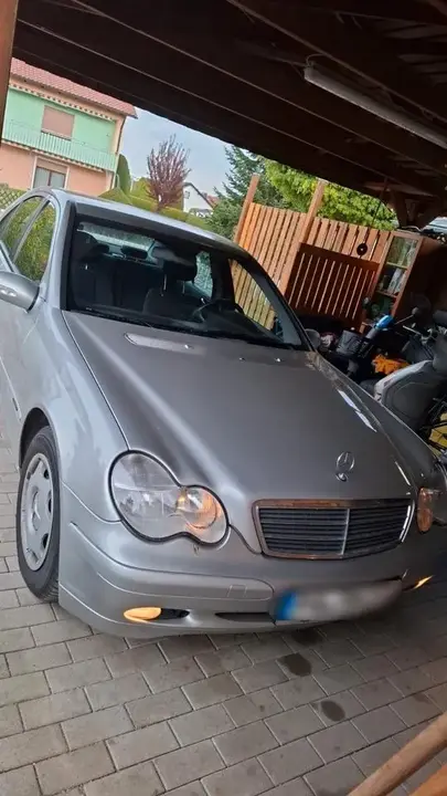 Mercedes-Benz C180