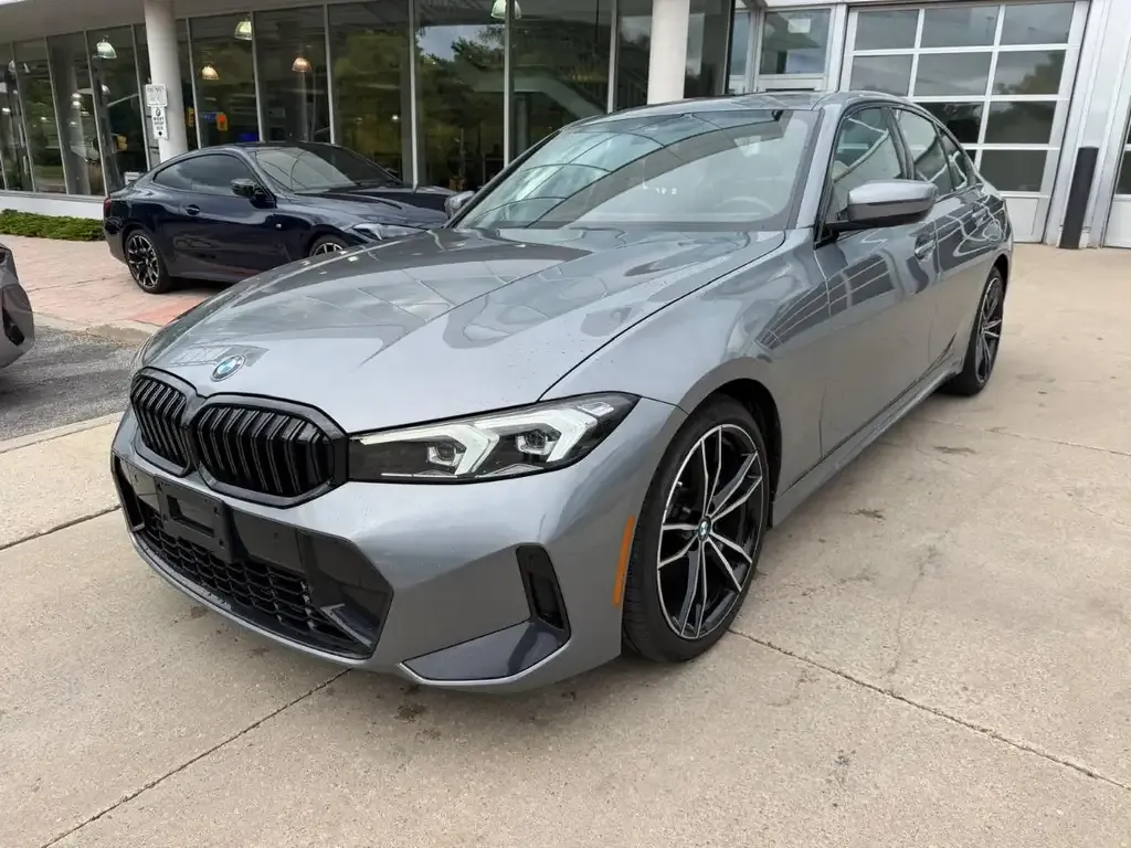 BMW 3 Series 2023 photo 3