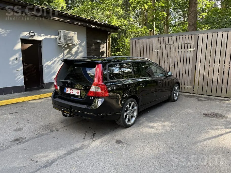 Volvo V70 2010 photo 4
