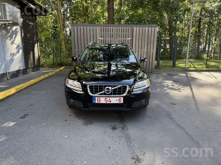 Volvo V70 2010 photo 3