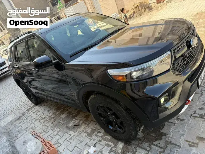 Ford Explorer 2023 photo 2