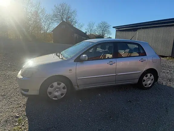 Toyota Corolla 2004 photo 2