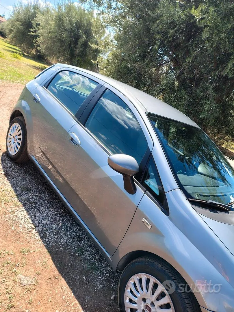Fiat Punto Evo 2010 photo 2