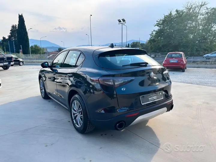 Alfa Romeo Stelvio 2023 photo 3
