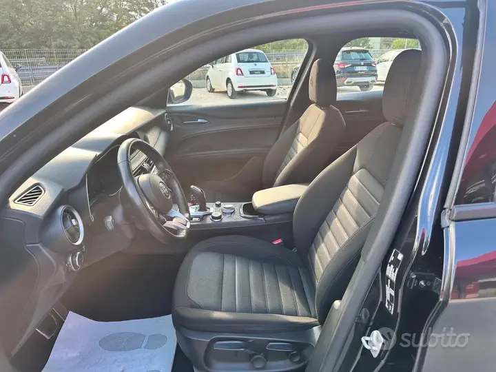 Alfa Romeo Stelvio 2023 photo 5