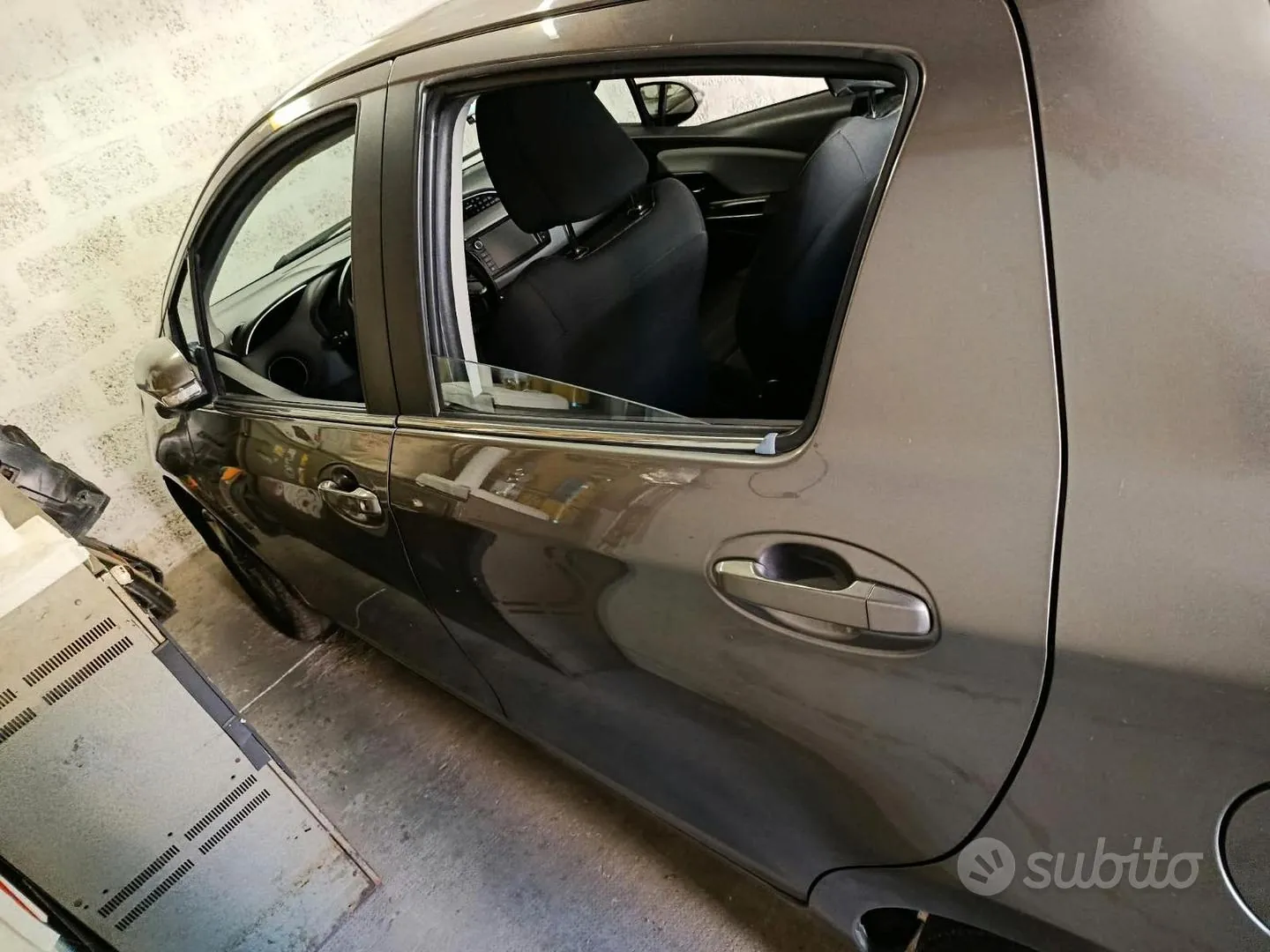 Toyota Yaris 2016 photo 2