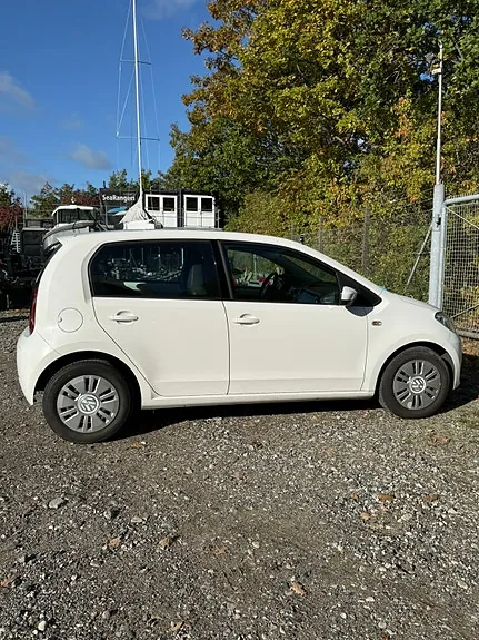 Volkswagen Up 2013 photo 5
