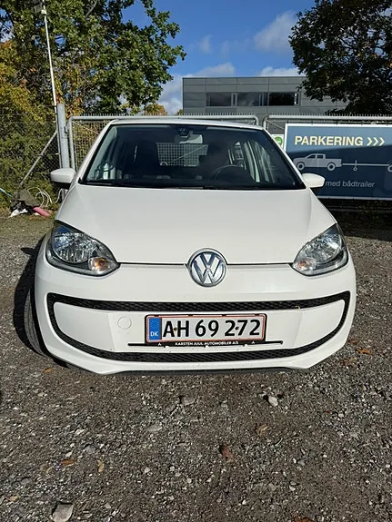 Volkswagen Up 2013 photo 2