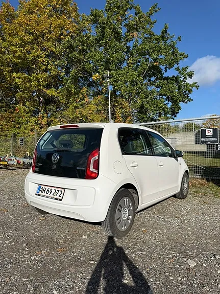 Volkswagen Up 2013 photo 4