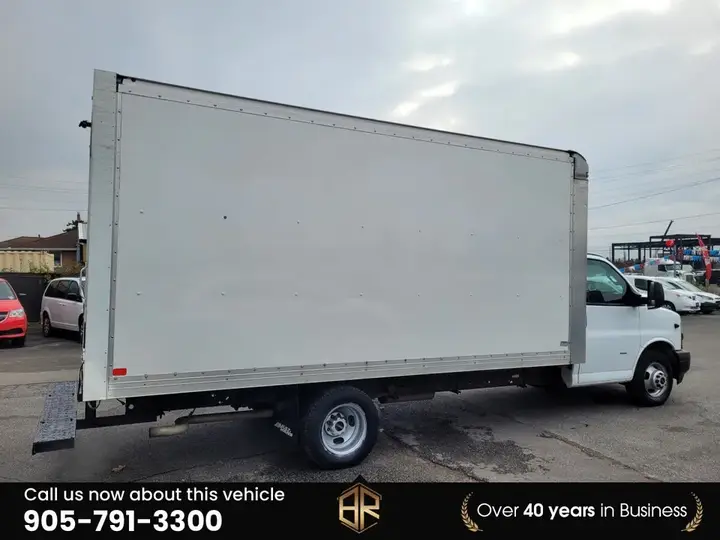 GMC Savana 2018 photo 5