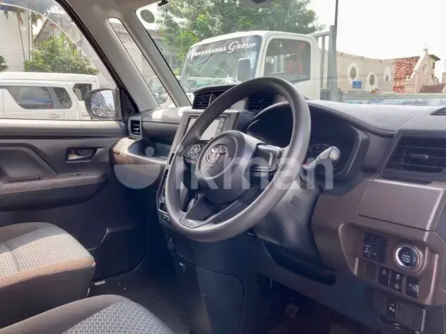 Toyota Roomy 2022 photo 2