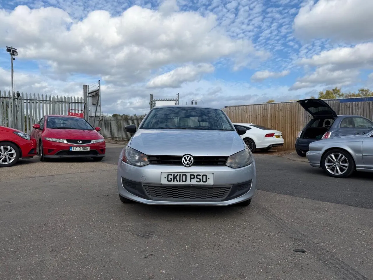 Volkswagen Polo 2010 photo 2