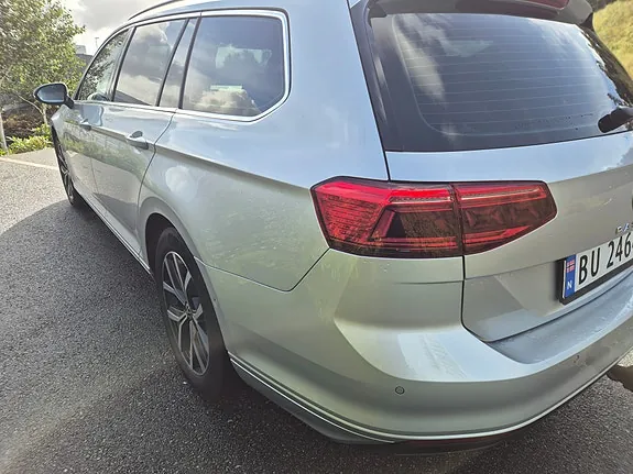 Volkswagen Passat 2021 photo 2