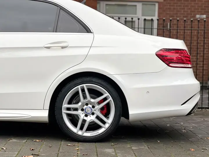 Mercedes-Benz E-Class 2015 photo 5