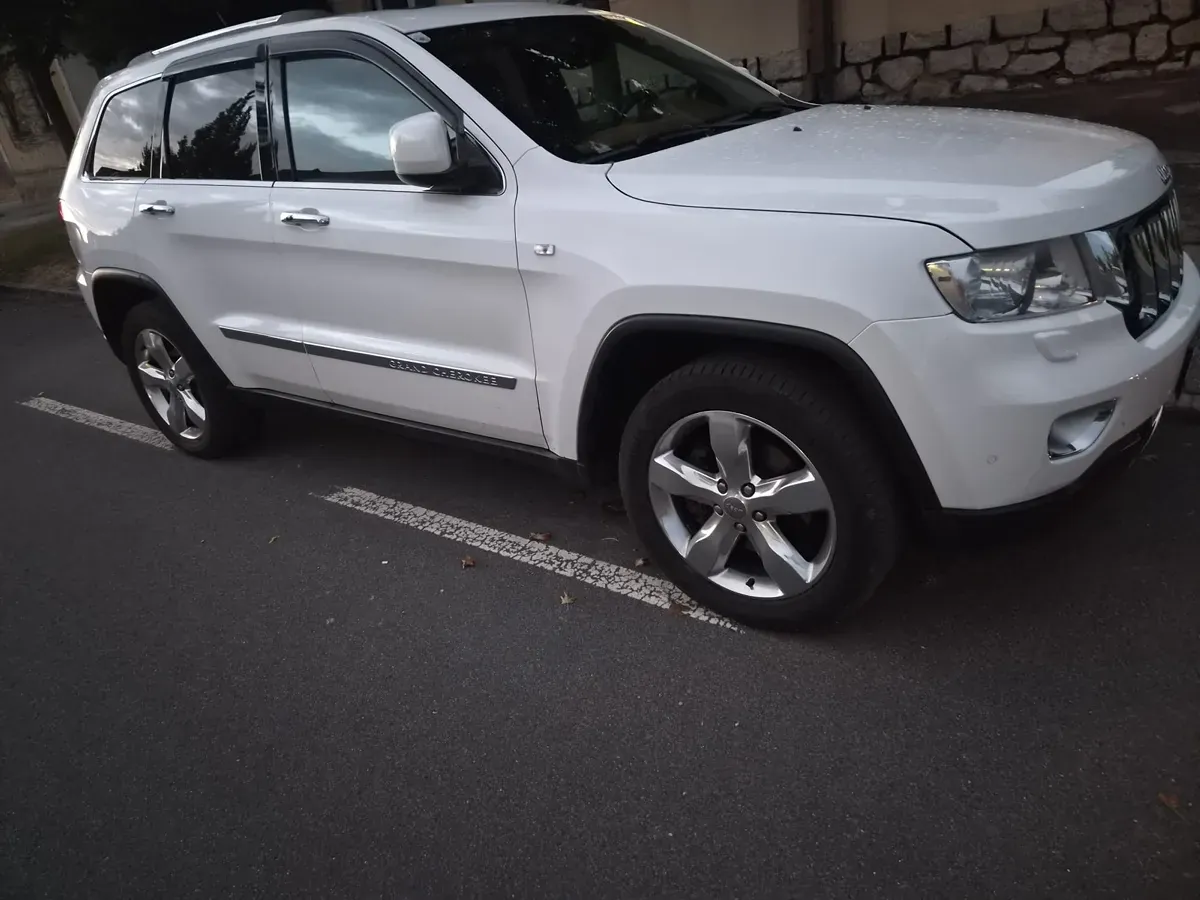 Jeep Grand Cherokee 2013 photo 3