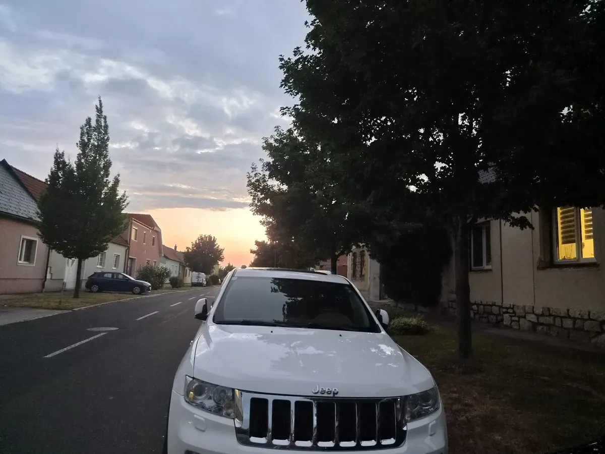Jeep Grand Cherokee 2013 photo 2