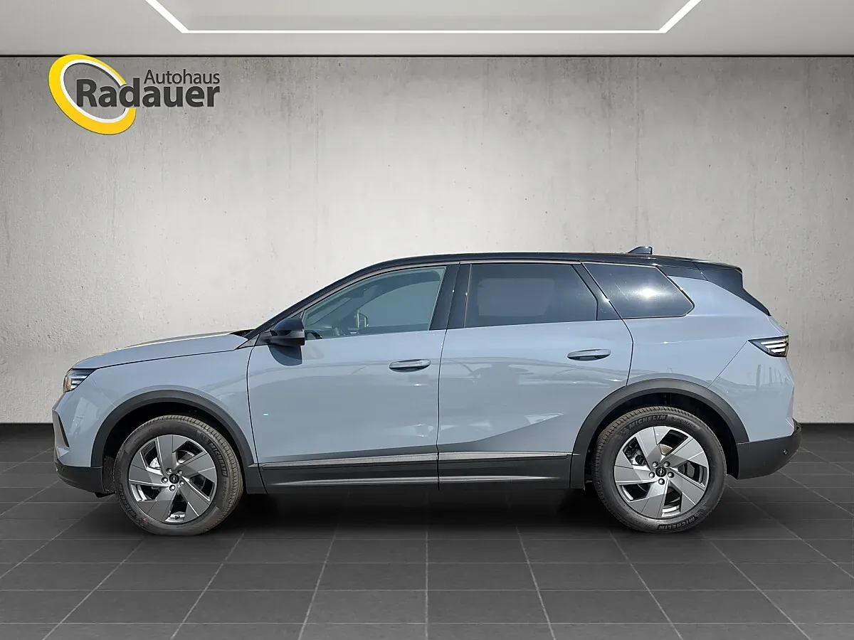 Opel Grandland photo 2