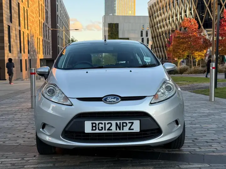 Ford Fiesta 2012 photo 2