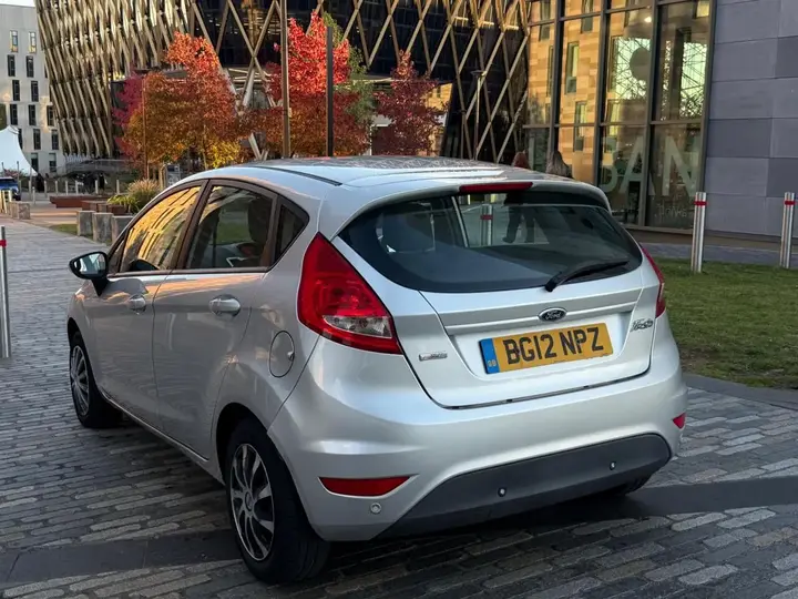 Ford Fiesta 2012 photo 4
