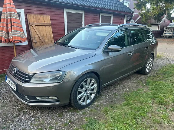 Volkswagen Passat 2011 photo 3
