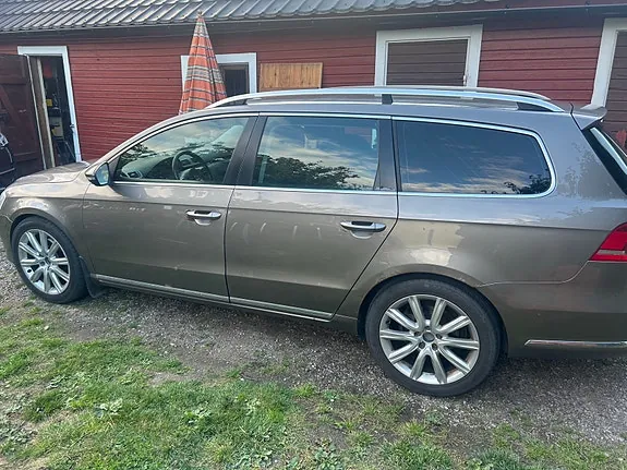 Volkswagen Passat 2011 photo 5