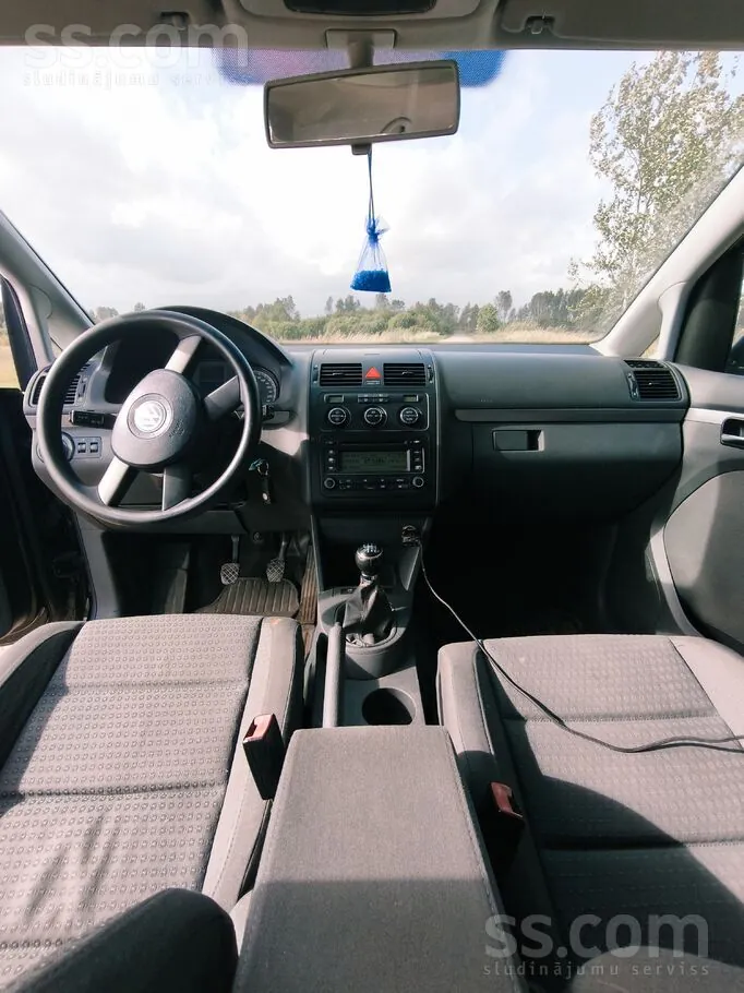 Volkswagen Touran 2004 photo 4