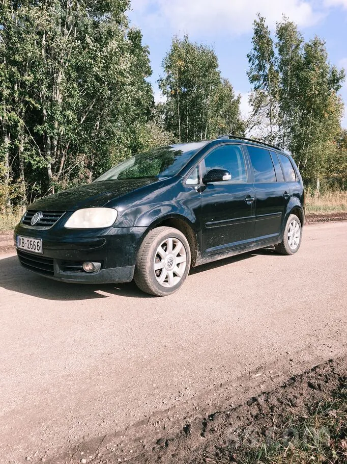 Volkswagen Touran 2004 photo 2