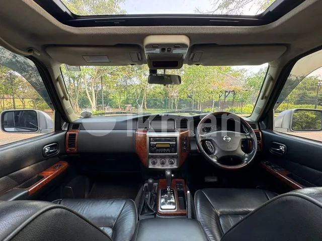 Nissan Patrol 2010 photo 3
