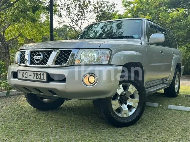 Nissan Patrol 2010 photo 2