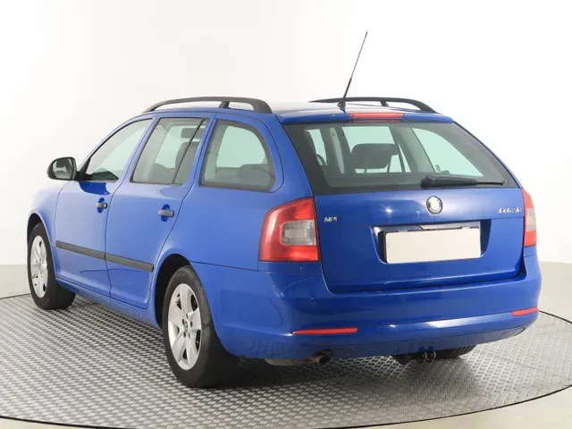 Skoda Octavia 2009 photo 3