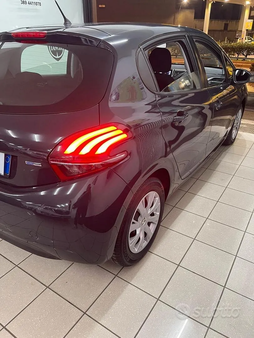 Peugeot 208 2016 photo 4