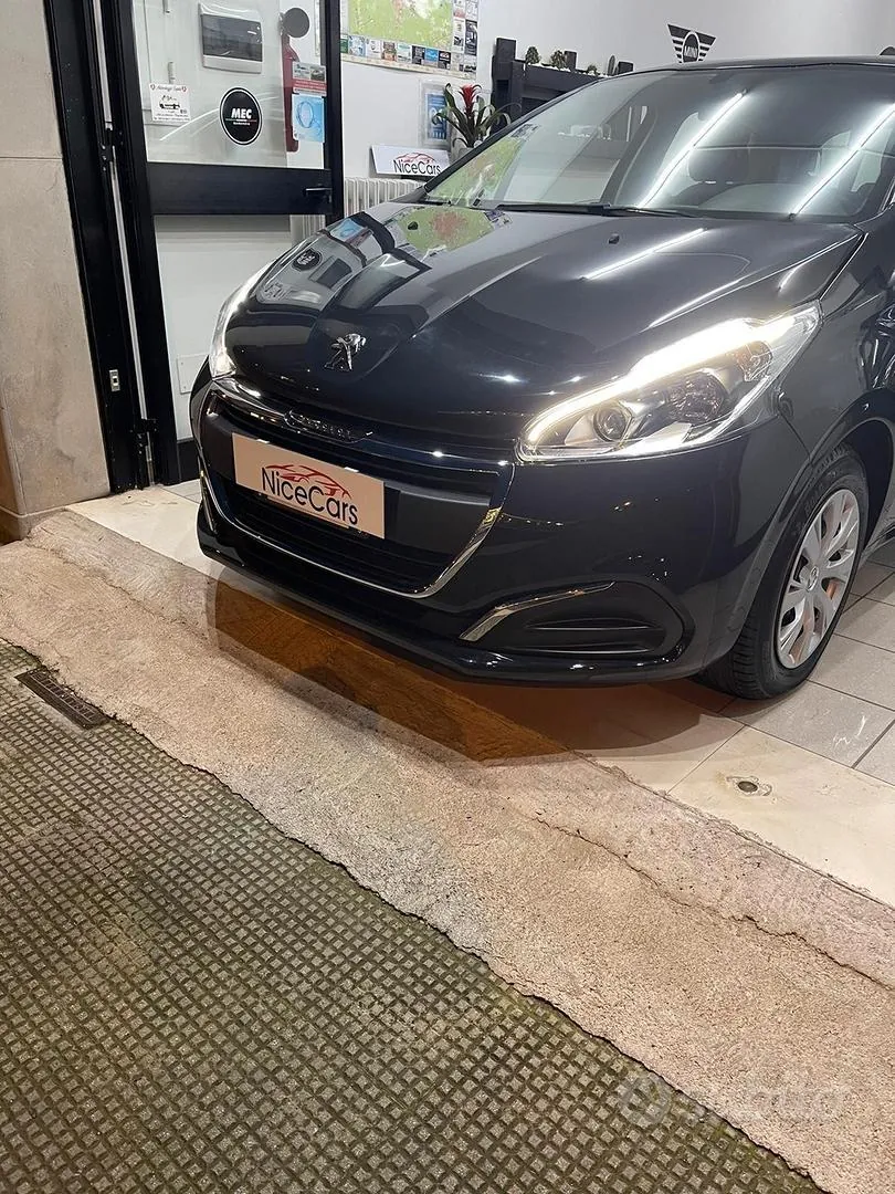 Peugeot 208 2016 photo 2