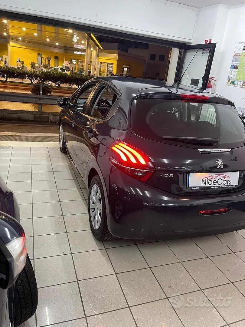 Peugeot 208 2016 photo 5