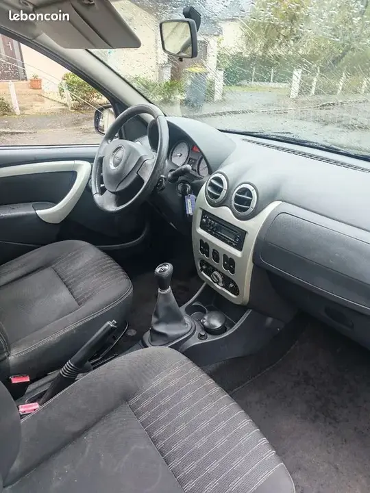 Dacia Sandero 2012 photo 3