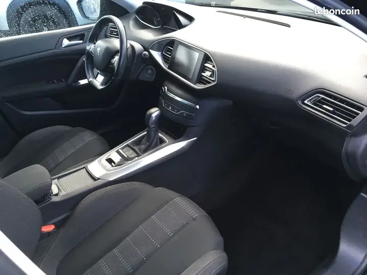 Peugeot 308 2015 photo 3