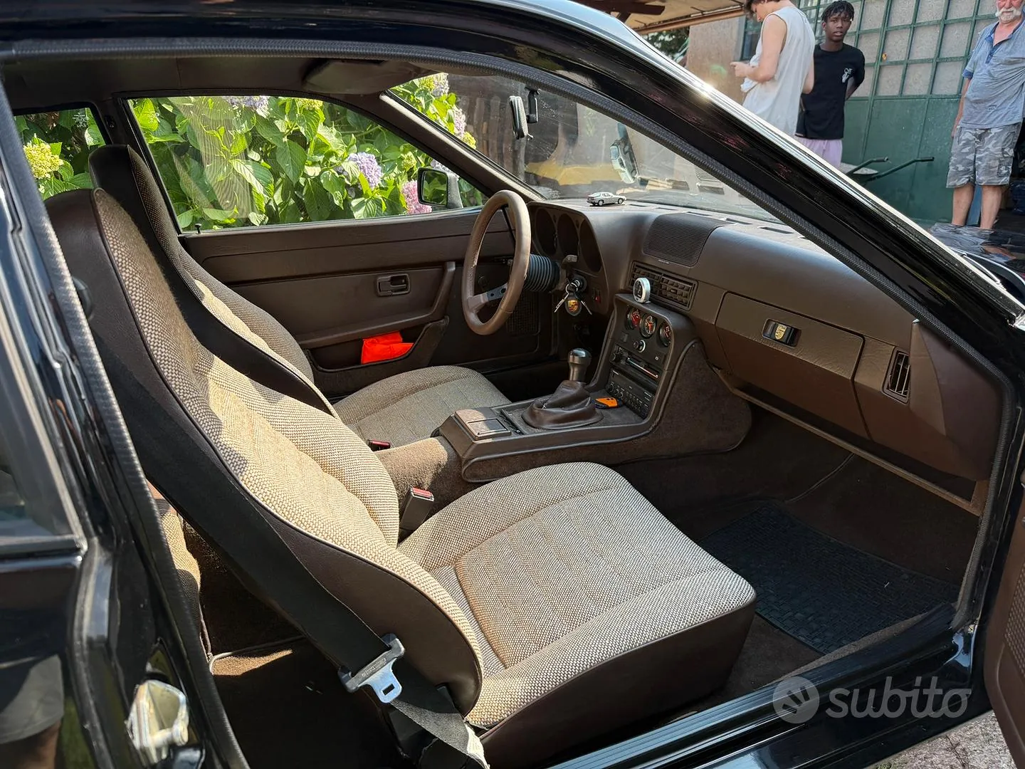 Porsche 924 1987 photo 4