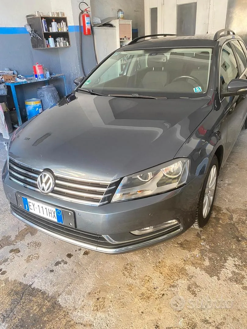 Volkswagen Passat 2011 photo 2