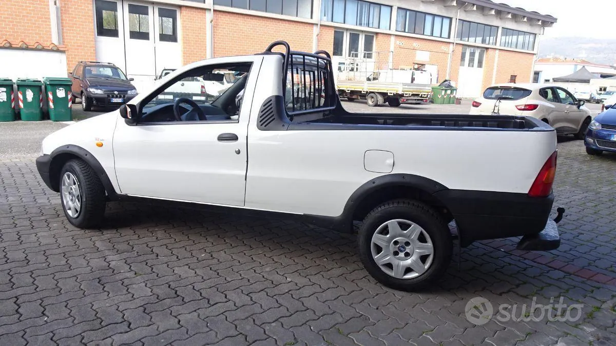 Fiat Strada 2002 photo 4