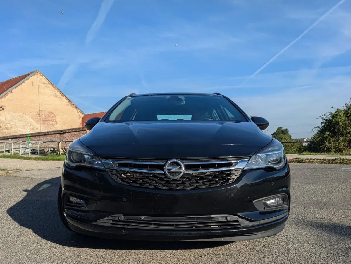 Opel Astra 2018 photo 2
