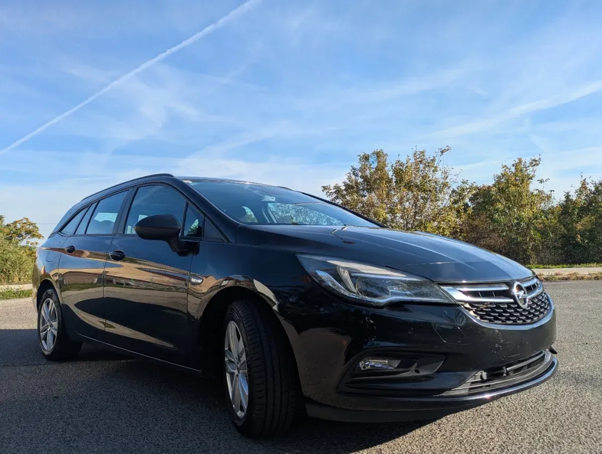 Opel Astra 2018 photo 3