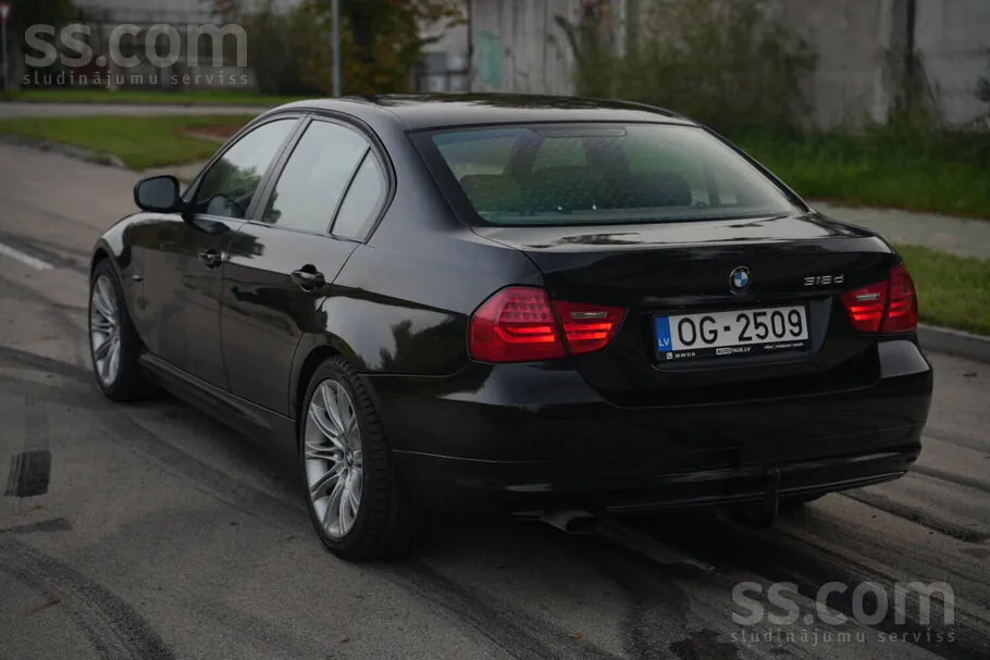 BMW 318 2009 photo 5