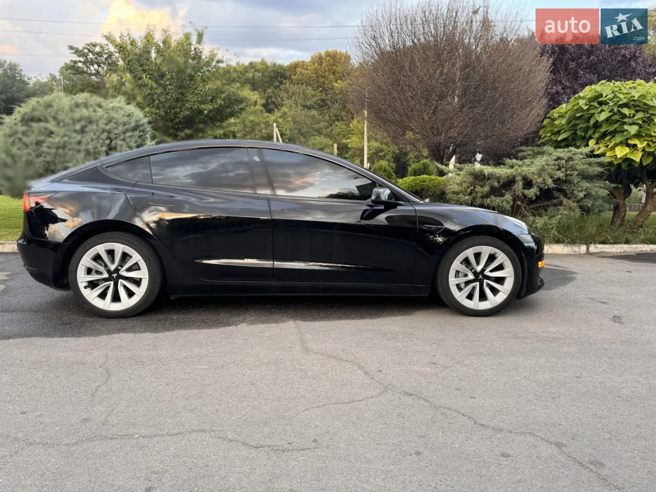 Tesla Model 3 2022 photo 3