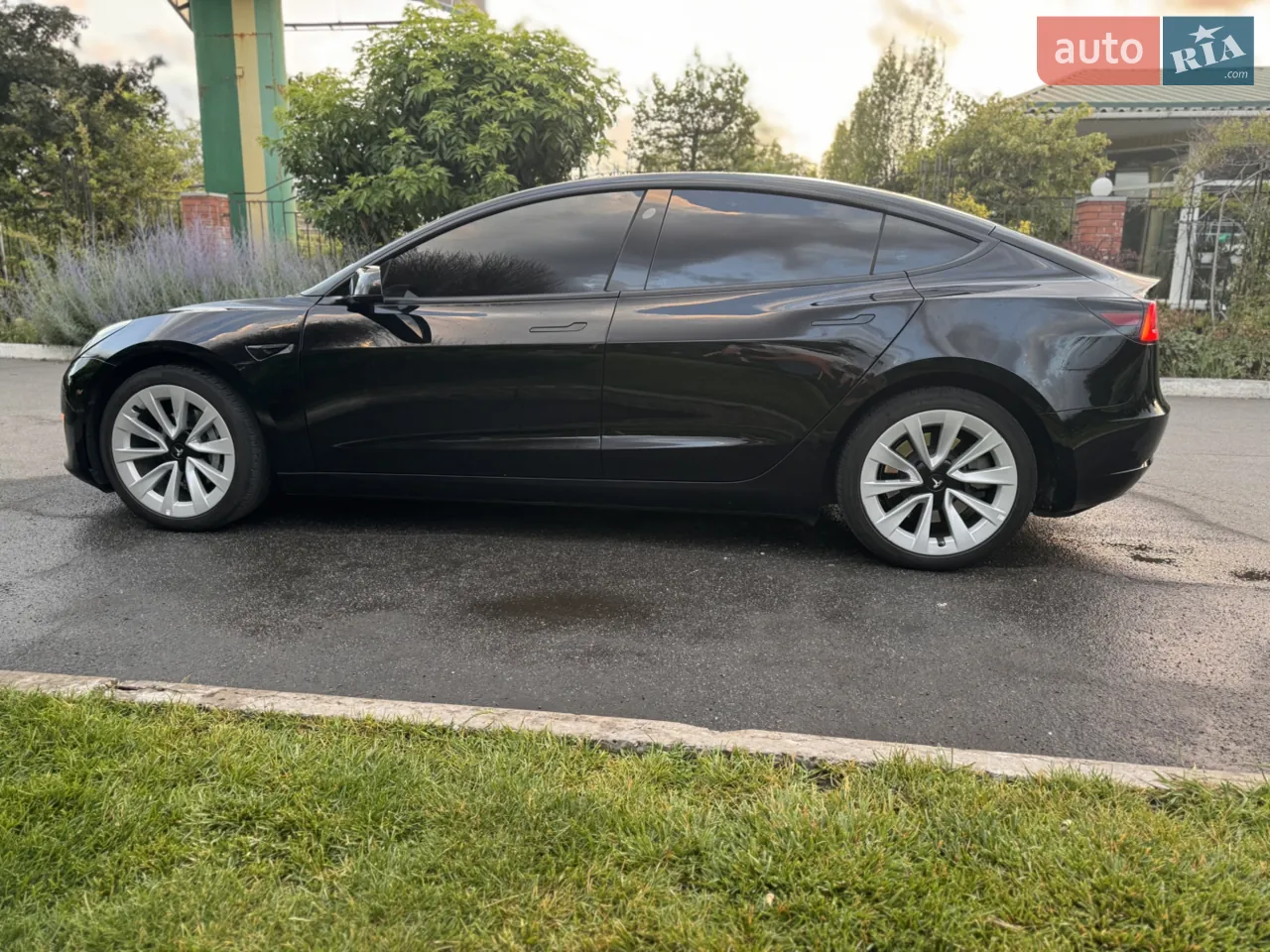 Tesla Model 3 2022 photo 4