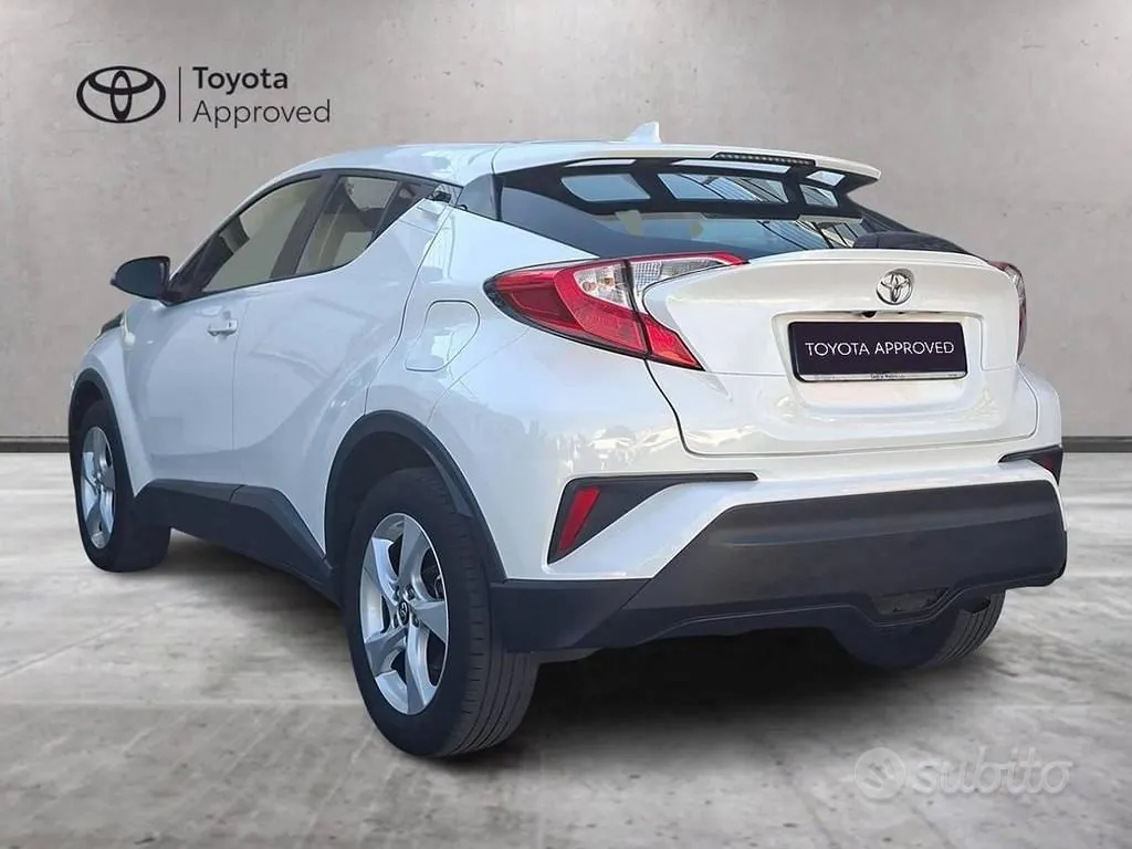 Toyota C-Hr 2017 photo 3